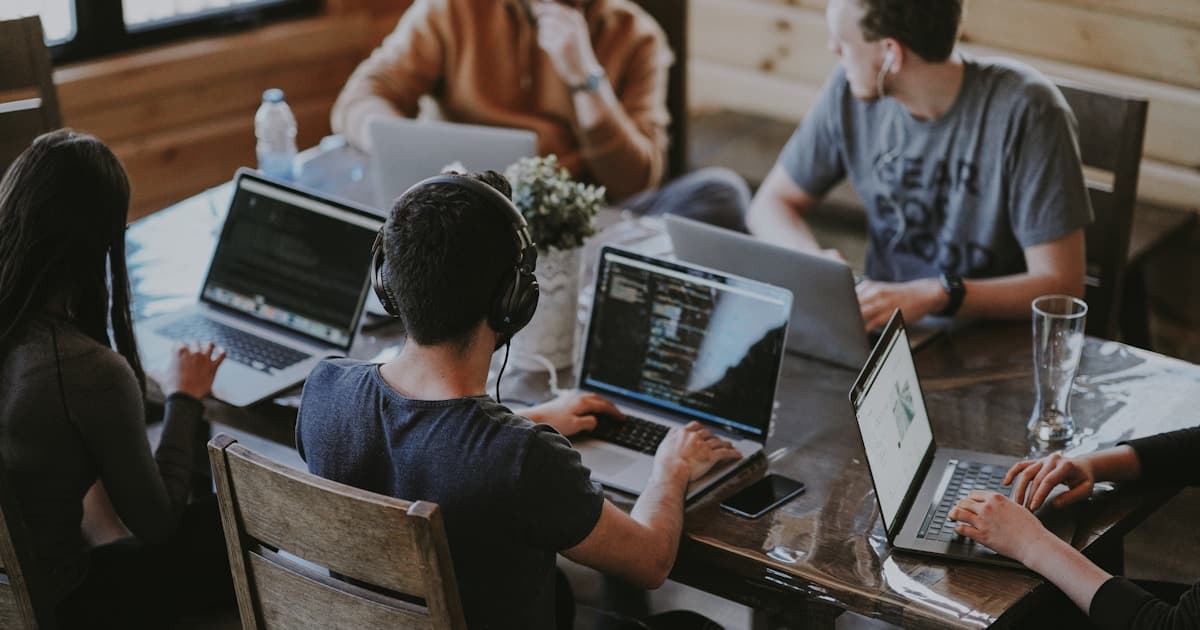 5 Email Mistakes Indian Professionals Make (And How to Fix Them)